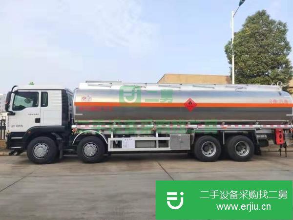 重汽豪沃鋁合金油罐車現(xiàn)車  特價(jià)處理