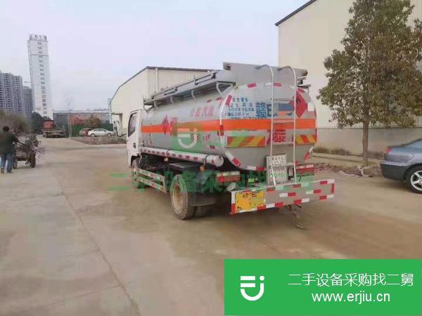 轉(zhuǎn)讓東風(fēng)5噸加油車(chē)手續(xù)齊全,費(fèi)用全清帶正星大流量加油機(jī)可以異地審車(chē)