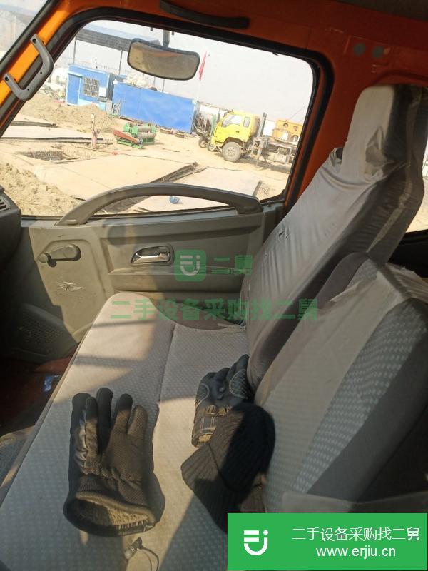 轉(zhuǎn)讓唐駿898龍昕12噸吊車,國(guó)五排放,六條鋼絲胎,