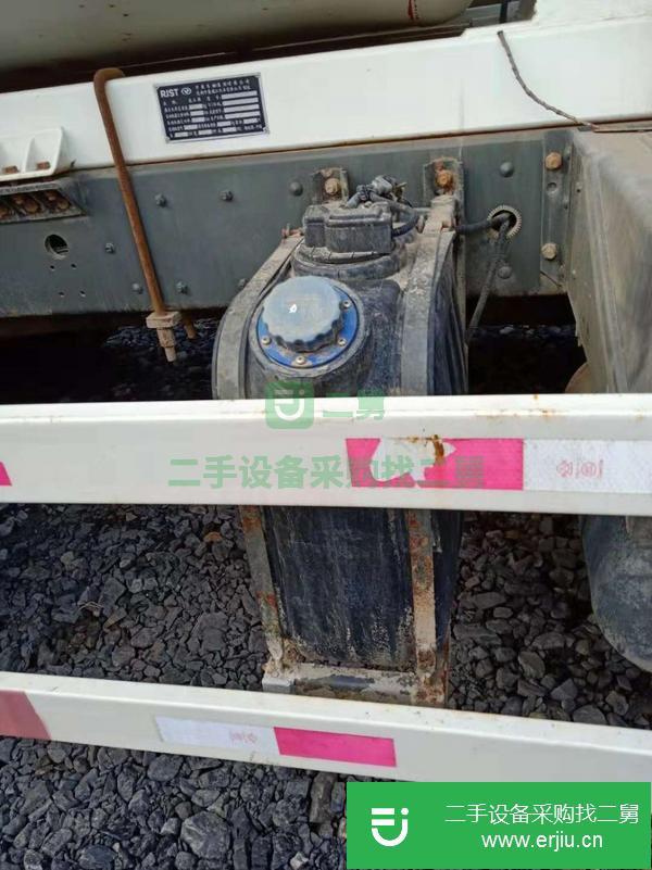 出售15年二手豪沃攪拌車 340馬力 大12方