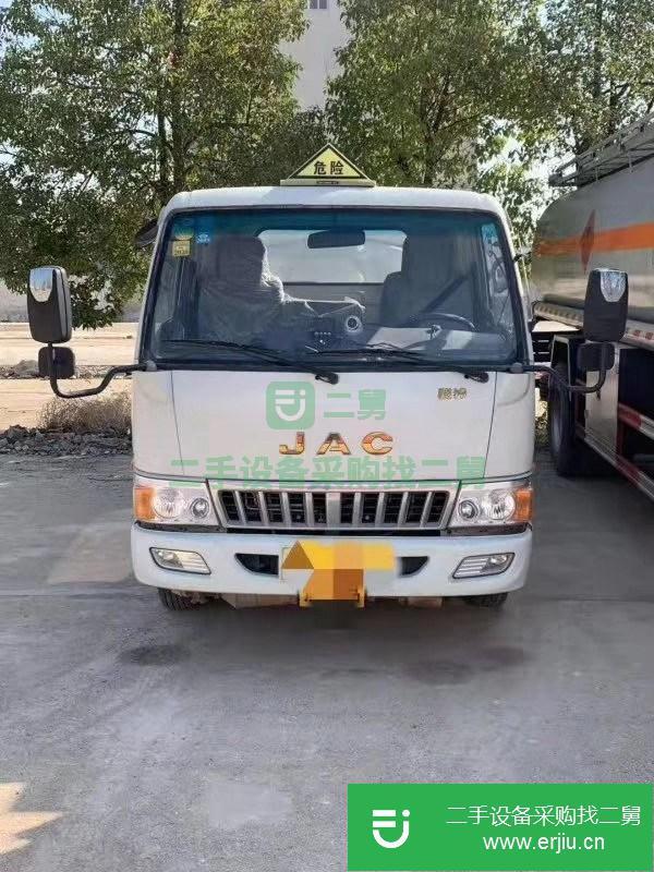 5噸油罐車出售,