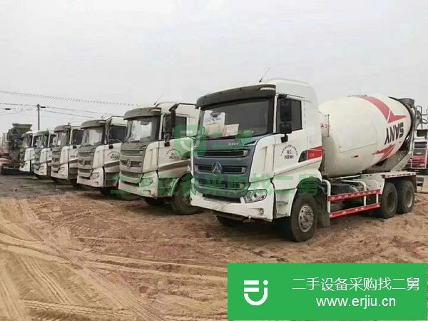 攪拌站倒閉急需低價出售一批二手豪沃.德龍.歐曼工程車
