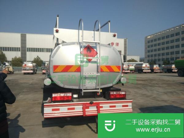 多利卡D6 油罐車?有正規手續的5噸油罐車