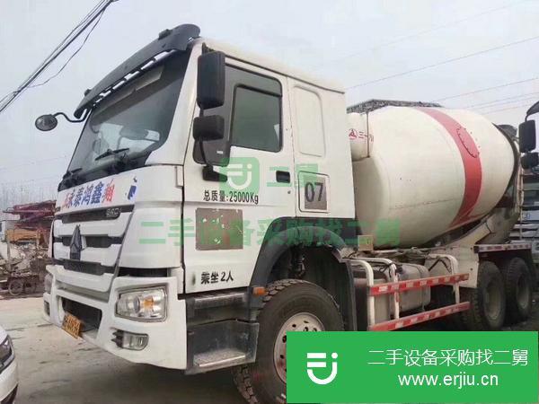 轉(zhuǎn)讓二手混泥土攪拌罐車 便宜促銷豪沃國(guó)五三一大12方 可按揭