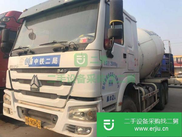 轉(zhuǎn)讓二手的14年國四，豪沃底盤，徐工上裝攪拌車