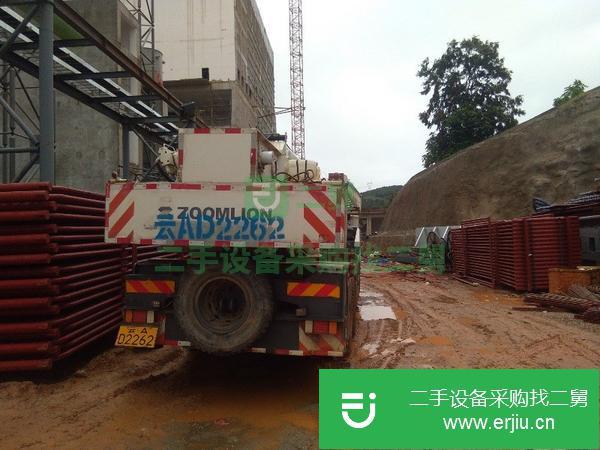 轉讓2012藍色關愛25噸5節背吊車