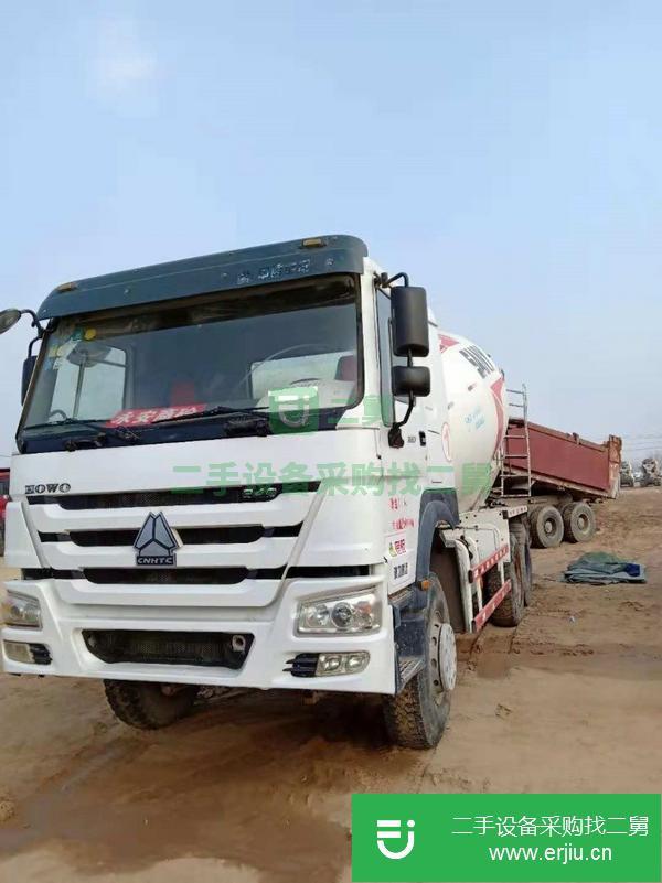 轉(zhuǎn)讓16年二手豪沃攪拌車 340馬力 大12方