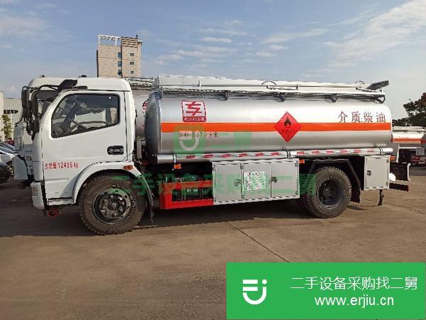 國五可進油庫的8噸油罐車包上戶