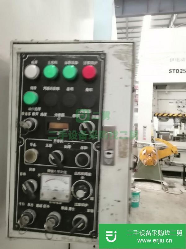 出售jh21-250噸 沖床兩臺(tái) 壓力機(jī)