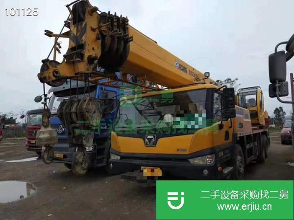 出售兩臺二手的九成新的國四徐工吊車
