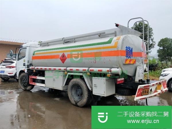轉讓8噸油罐車國五最便宜的工地8噸油罐車