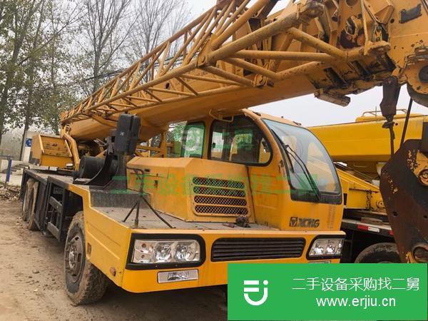 出售兩臺二手的九成新的徐工20b吊車