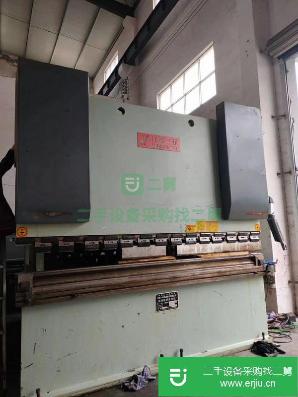 400噸3.2米配52系統(tǒng)電液折彎?rùn)C(jī)和13X3200剪板機(jī)一套出售。