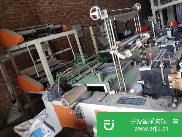 轉(zhuǎn)讓700型全新單層冷切機一臺。制袋機