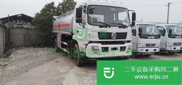 東風(fēng)多利卡8噸油罐車