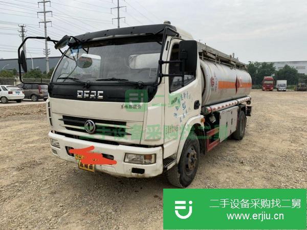 轉讓東風8噸二手油罐車現車  已經審車 價格優惠