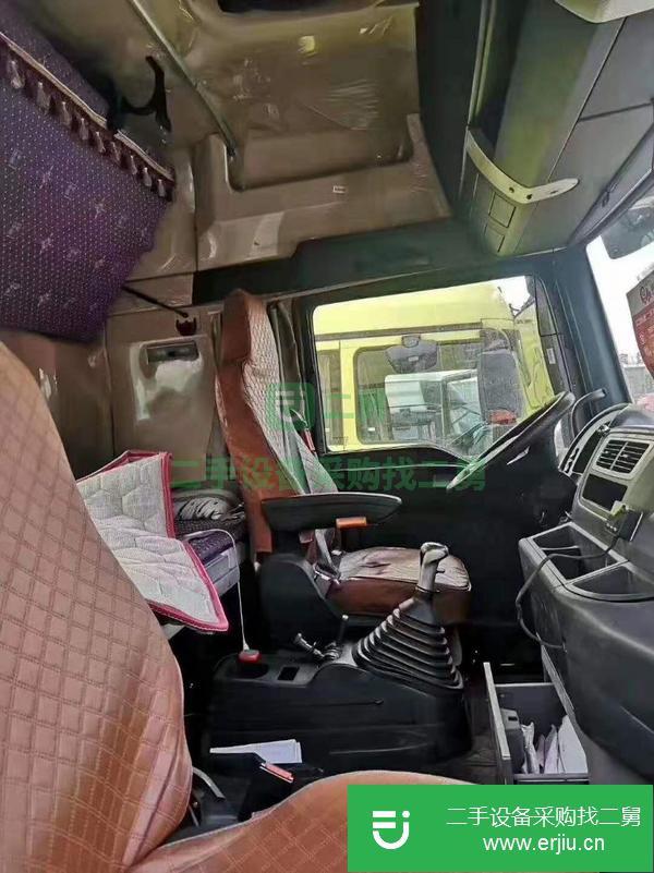 18年國五解放雙驅輕體車,錫柴550馬力,全車原裝原版牽引車出售