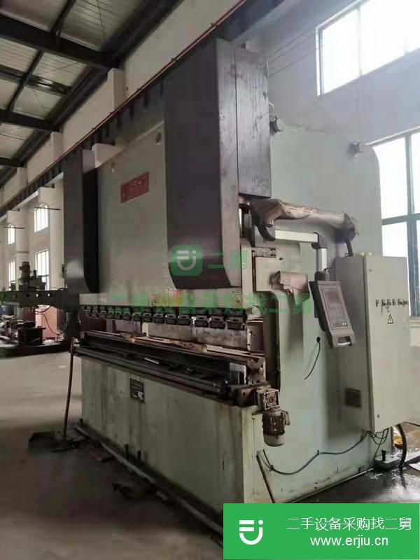 400噸3.2米配52系統(tǒng)電液折彎?rùn)C(jī)和13X3200剪板機(jī)一套出售。