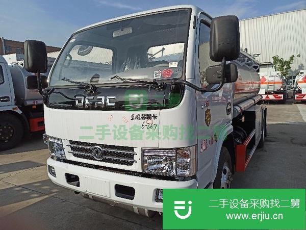 東風(fēng)多利卡8噸油罐車
