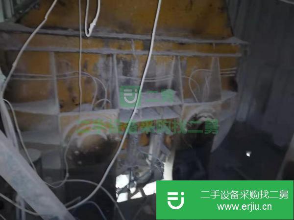 轉讓雙90攪拌站帶10個100噸水泥罐子