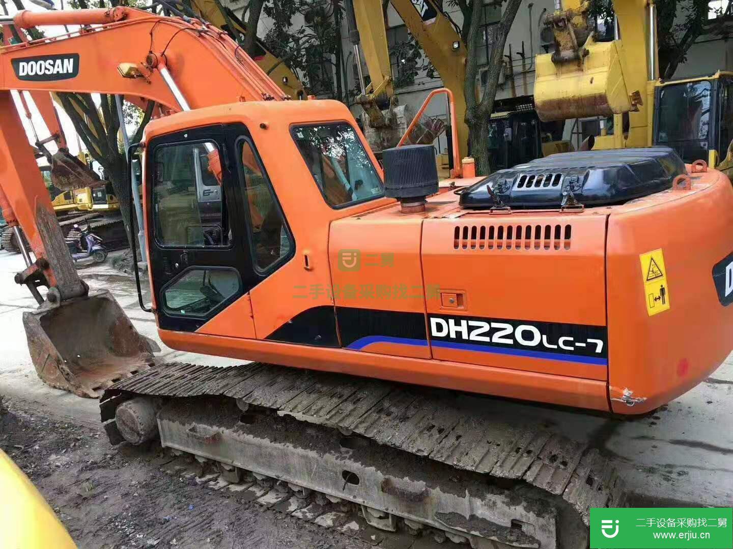個人急轉斗山220-7 二手挖掘機 土方機包運到家 (質保一年全國免費配送)