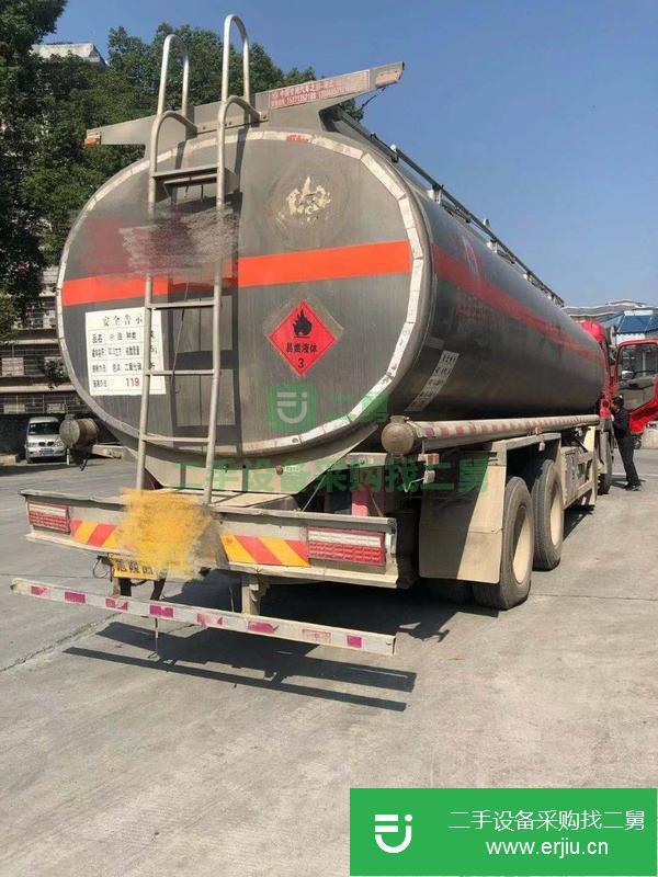 轉(zhuǎn)讓32噸東風(fēng)國五鋁合金油罐車低價(jià)急售