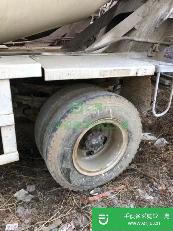 轉(zhuǎn)讓二手小型攪拌車 時代15年大6方攪拌車