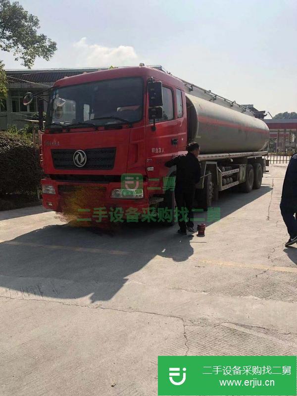轉(zhuǎn)讓32噸東風(fēng)國五鋁合金油罐車低價(jià)急售