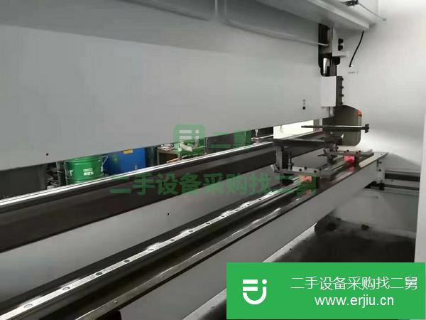 轉(zhuǎn)讓精品二手亞威220/4100折彎機