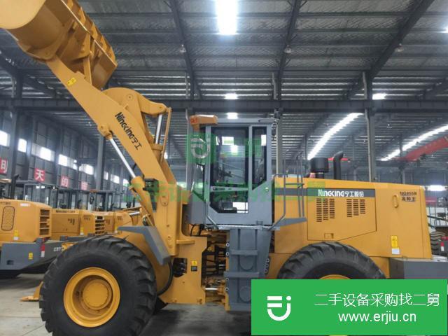 低價(jià)出售轉(zhuǎn)讓寧工NG835裝載機(jī)