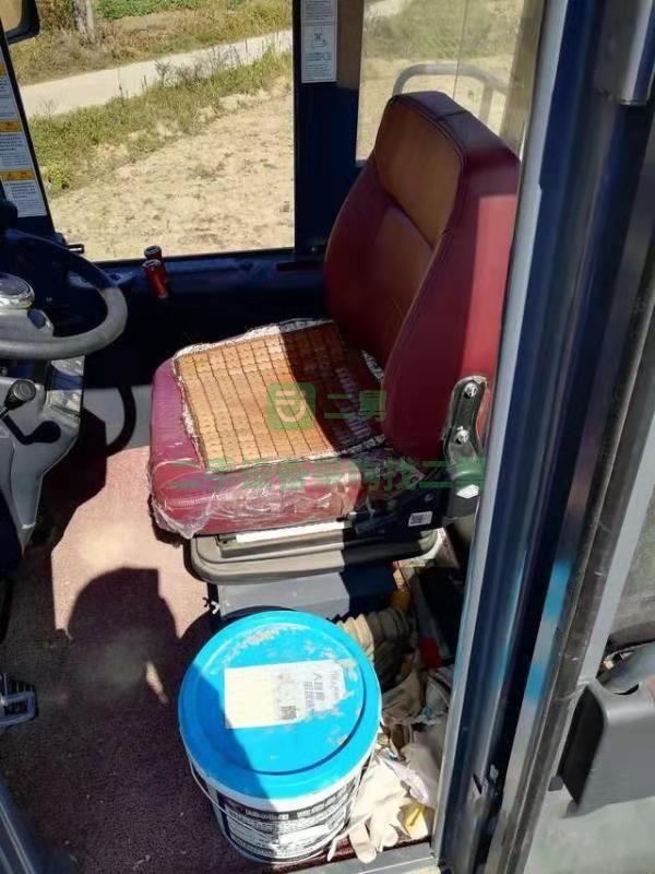 江蘇出售18年龍工855N裝載機九成新，全車滴油不漏無任何暗病極品車一輛