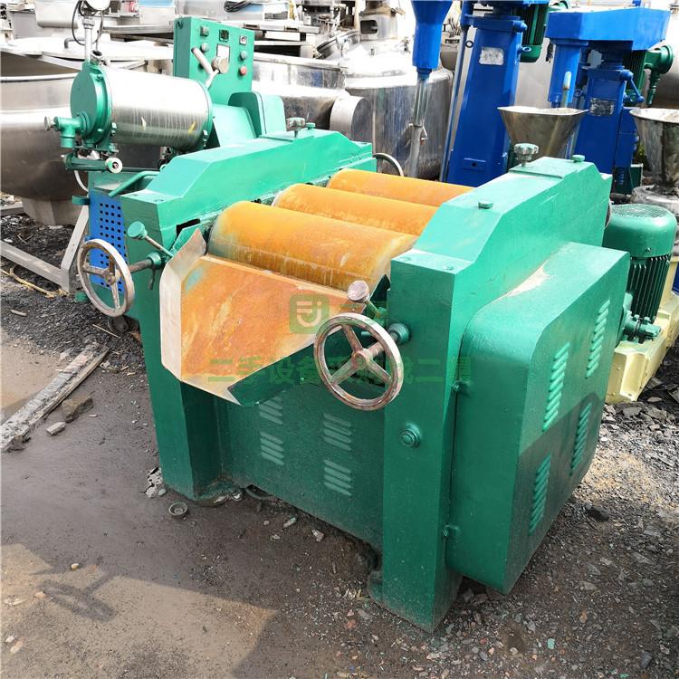 現(xiàn)貨供應(yīng)二手三輥研磨機(jī) 二手150型三輥研磨機(jī)二手油墨三輥研磨機(jī)