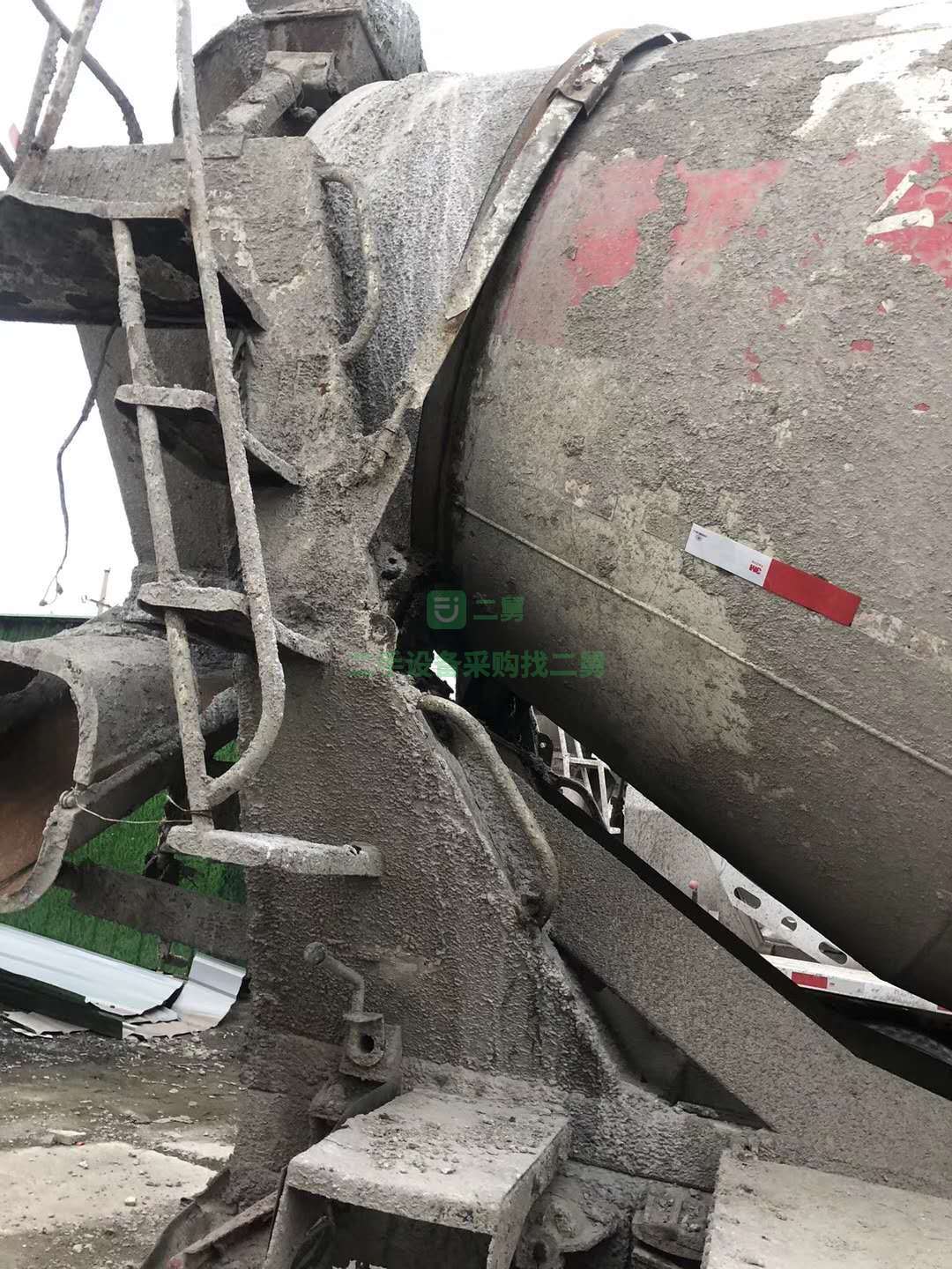 轉讓二手小型攪拌車 便宜處理6方二手攪拌罐車
