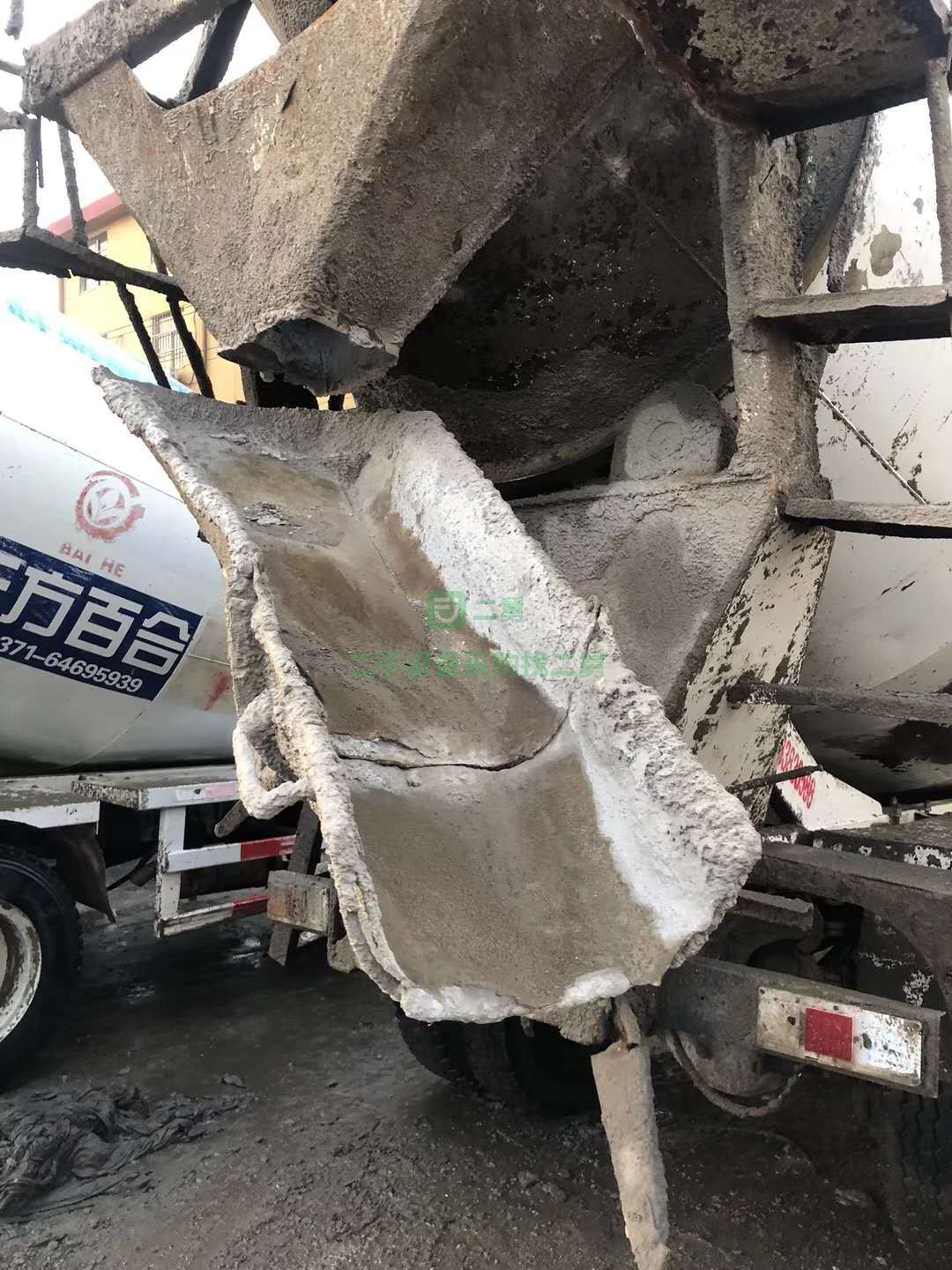 轉讓二手小型攪拌車 便宜處理6方二手攪拌罐車