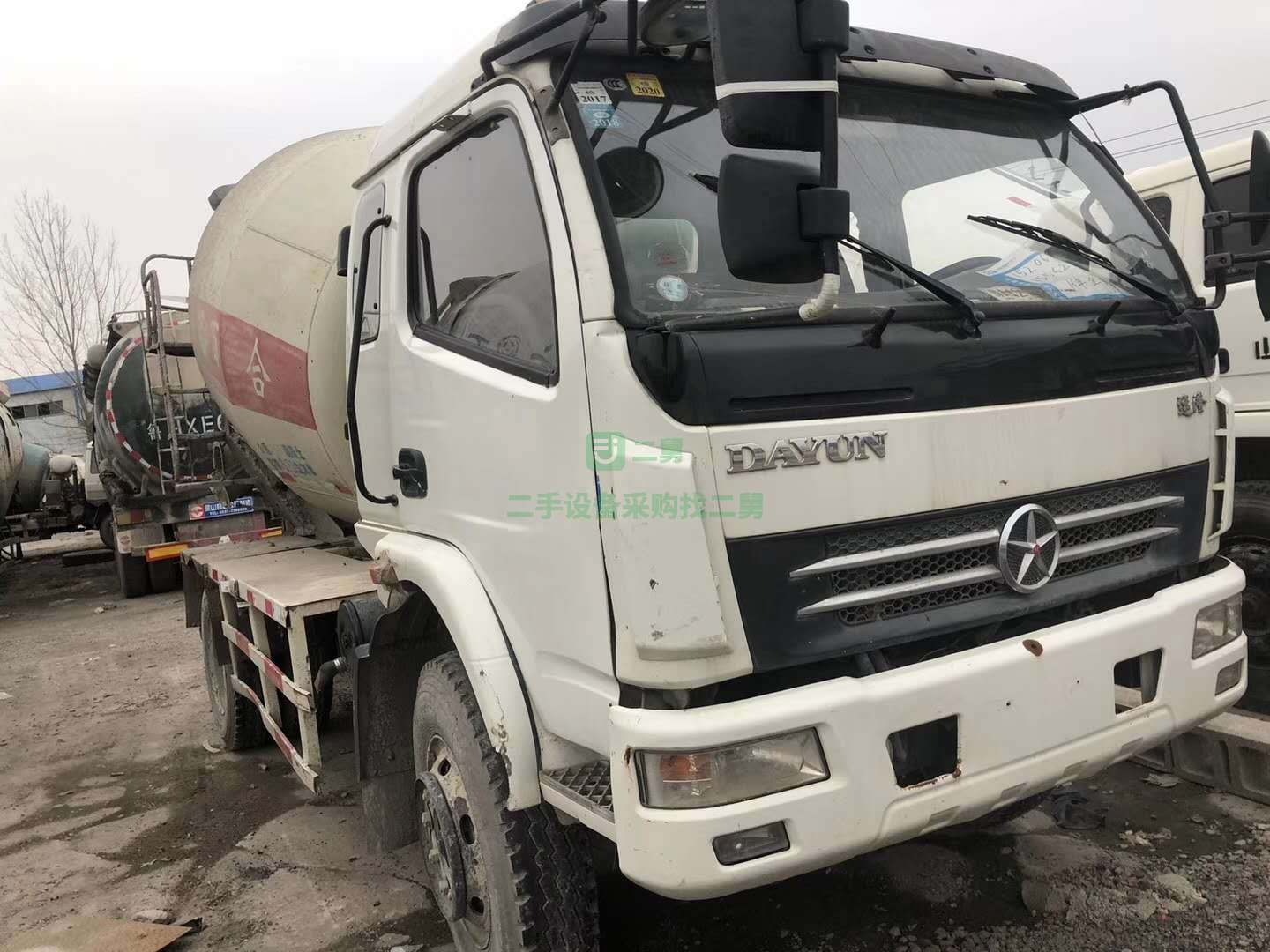轉讓二手小型攪拌車 便宜處理6方二手攪拌罐車