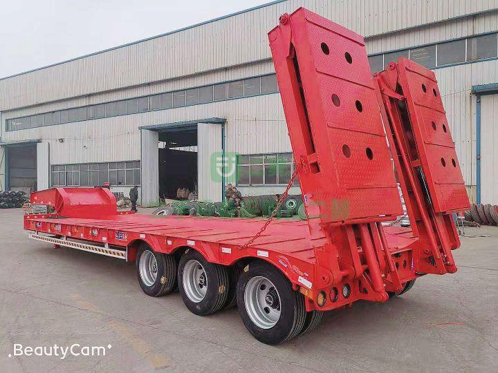 液壓爬梯購機板半掛車