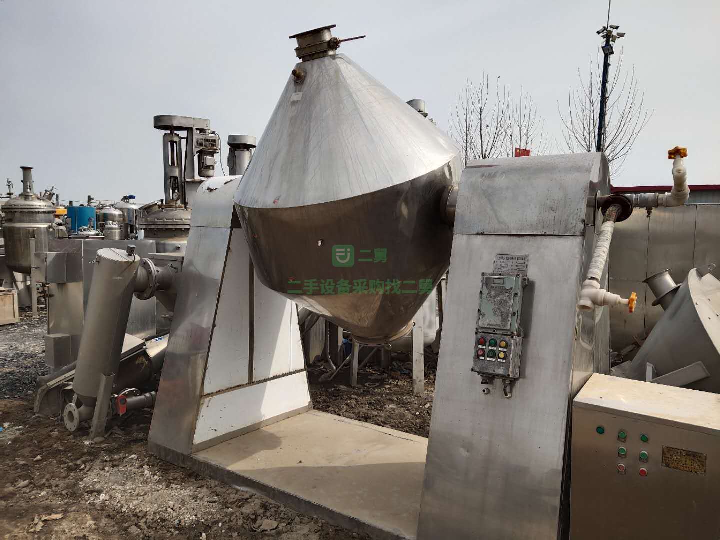 1000型雙錐干燥機(jī)出售