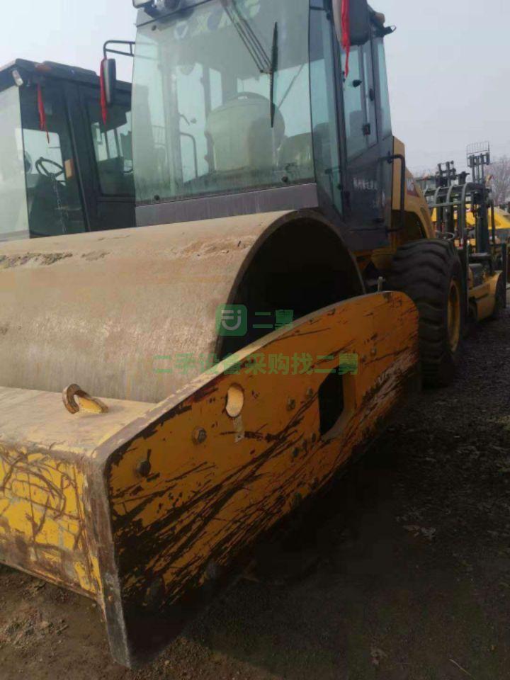 極品工地干活車壓路機出租