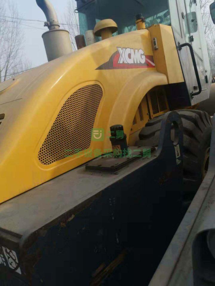 極品工地干活車壓路機出租