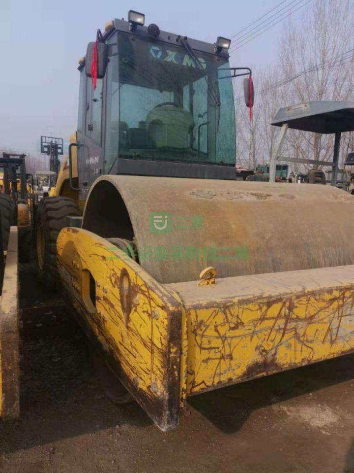 極品工地干活車壓路機出租