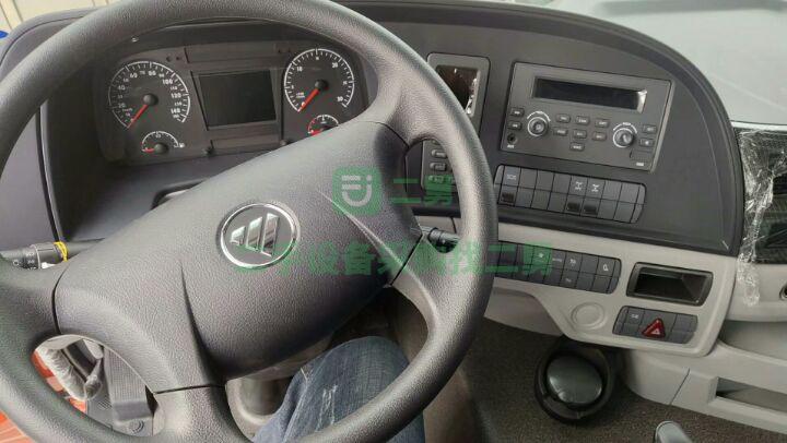 出售歐曼GTL自動(dòng)檔牽引車