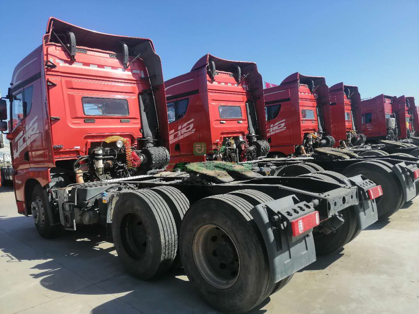 17年五月份解放JH6 牽引車(chē)出售