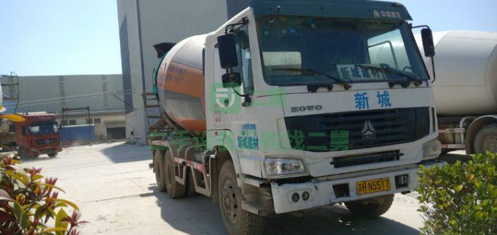13年豪沃中聯重科攪拌車