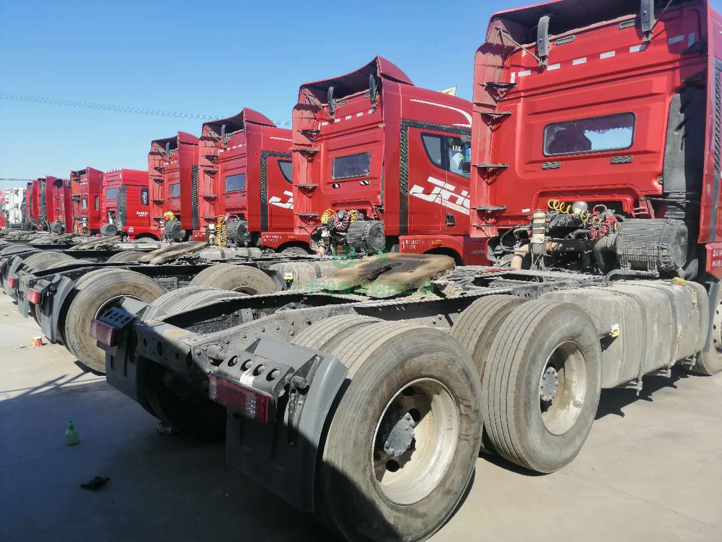17年五月份解放JH6 牽引車(chē)出售