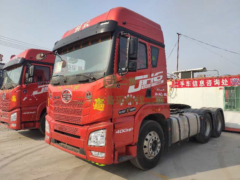19年4月解放JH6 400馬力牽引車出售