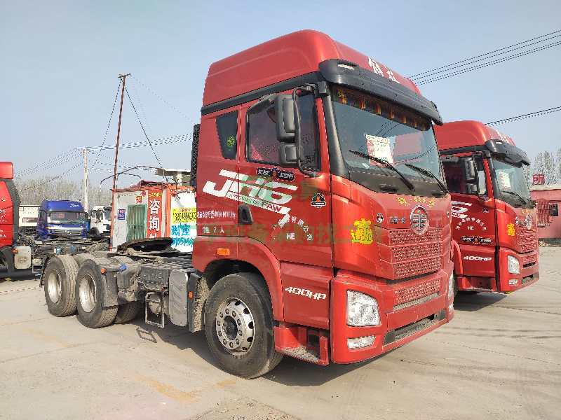 19年4月解放JH6 400馬力牽引車出售