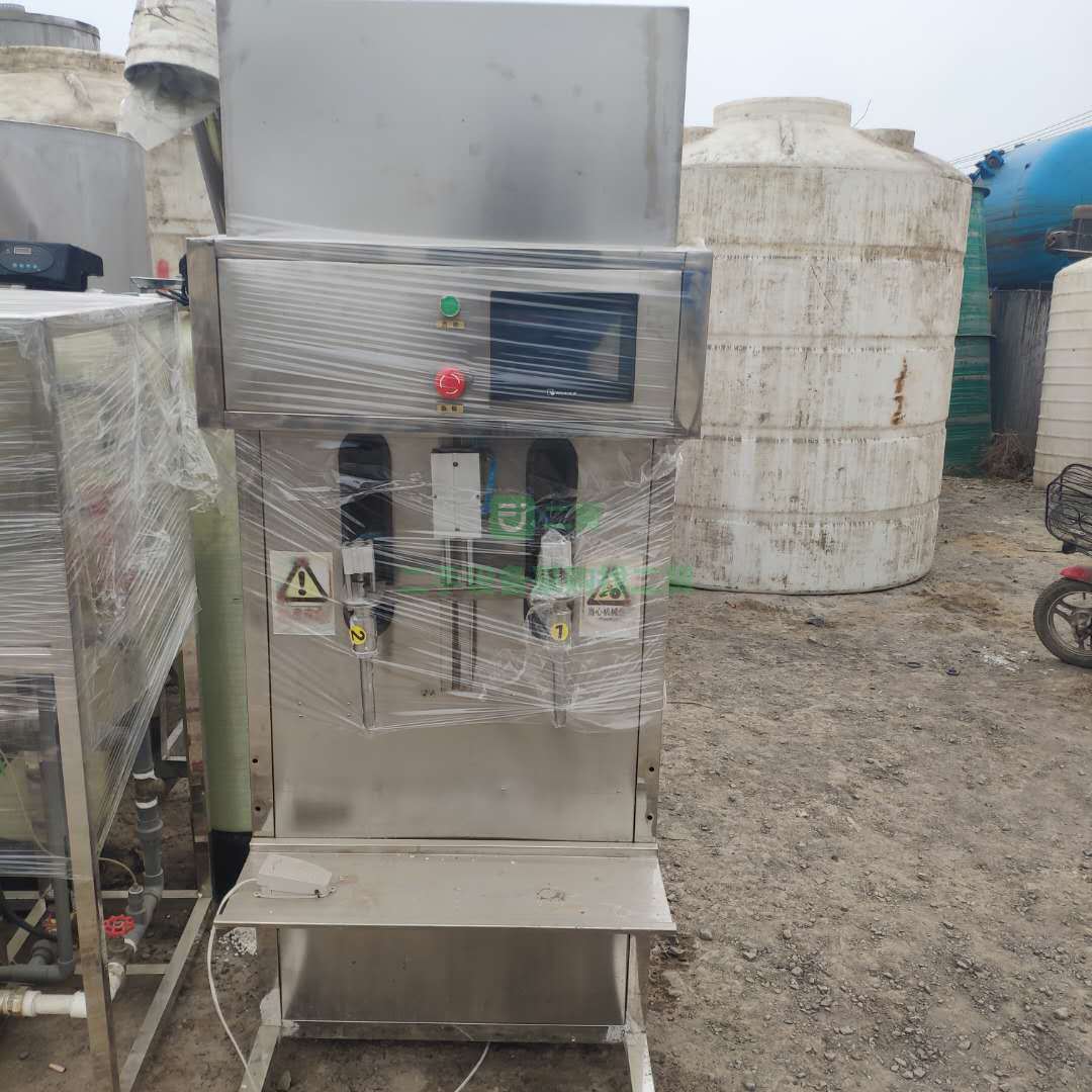 轉(zhuǎn)讓一條尿素生產(chǎn)線1噸水處理2頭灌裝機(jī)3噸攪拌罐打包機(jī)