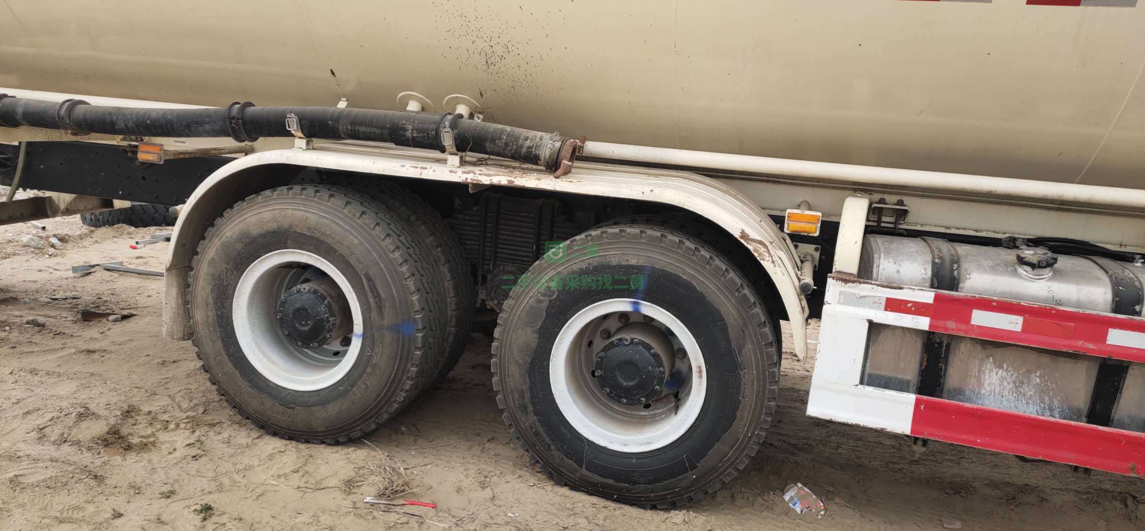 出售2018年6月到11月新款德龍x3000散裝水泥罐車
