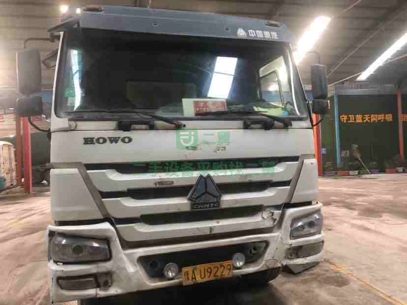 出售14年豪沃宇通攪拌車
