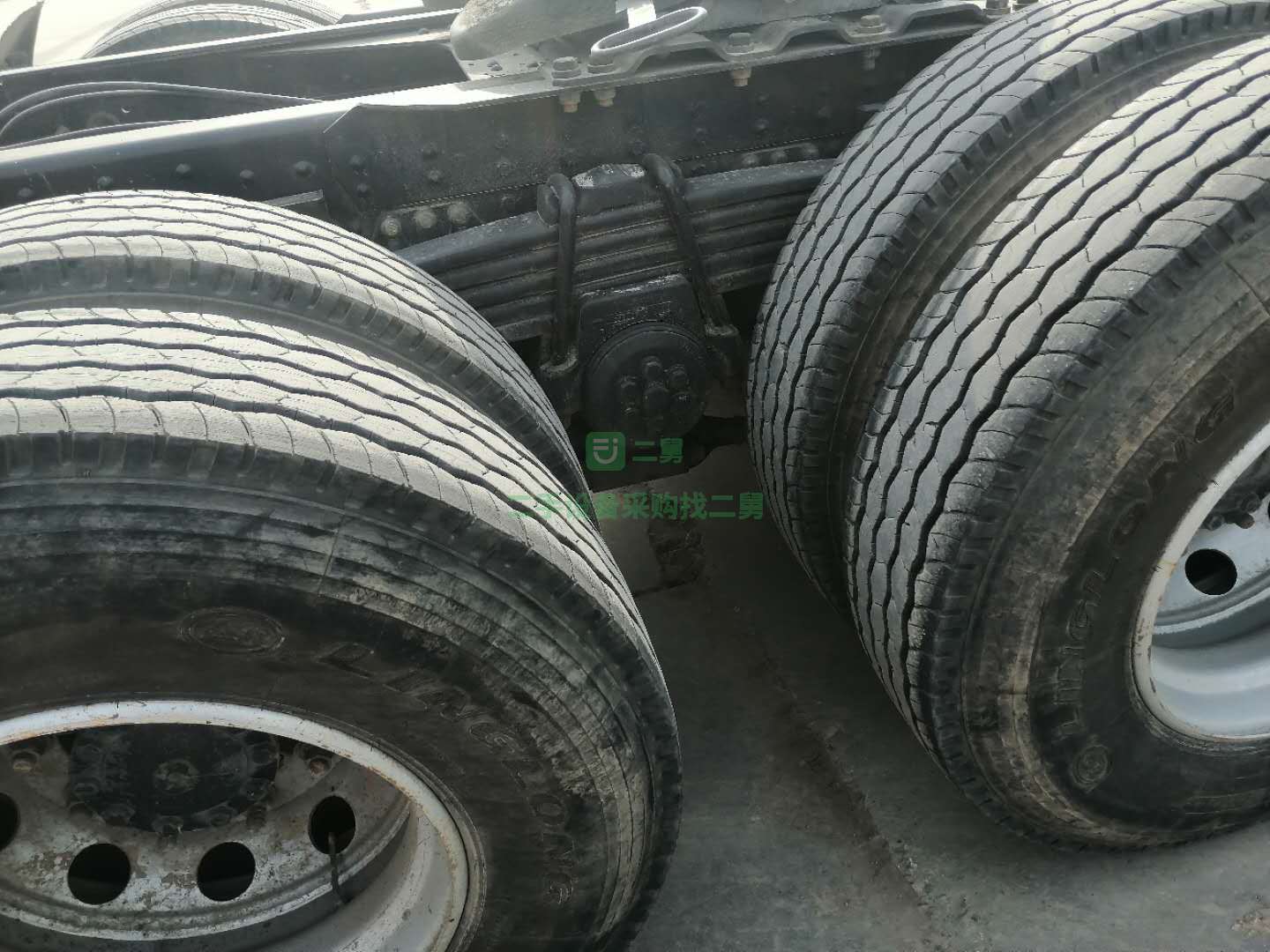 出售18年5月份，德龍新M3000牽引車，國五排放，雙驅輕體，濰柴動力